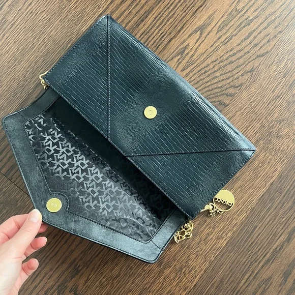 DKNY clutch bag - Picture 5 of 8